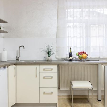 City Center Vip Studio Apartment Liov Exterior foto
