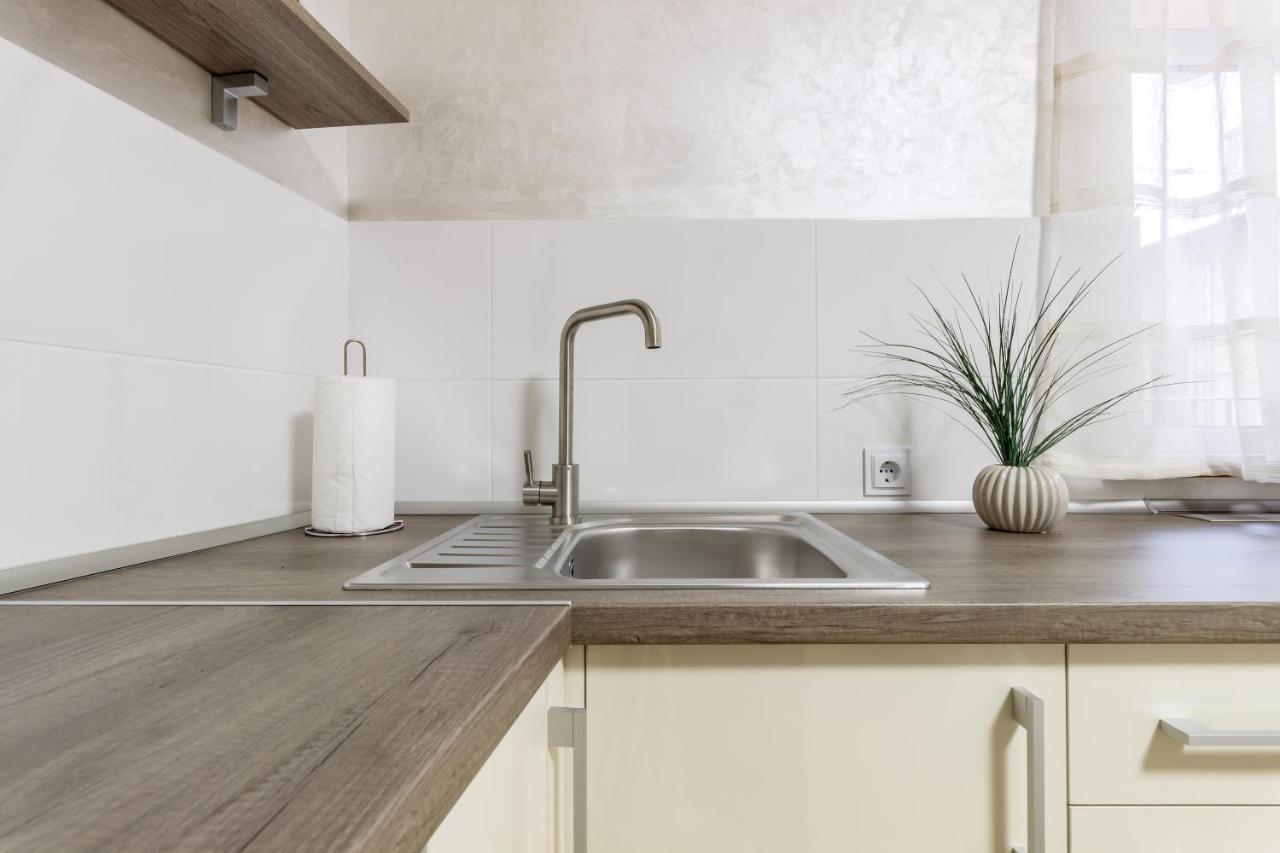 City Center Vip Studio Apartment Liov Exterior foto