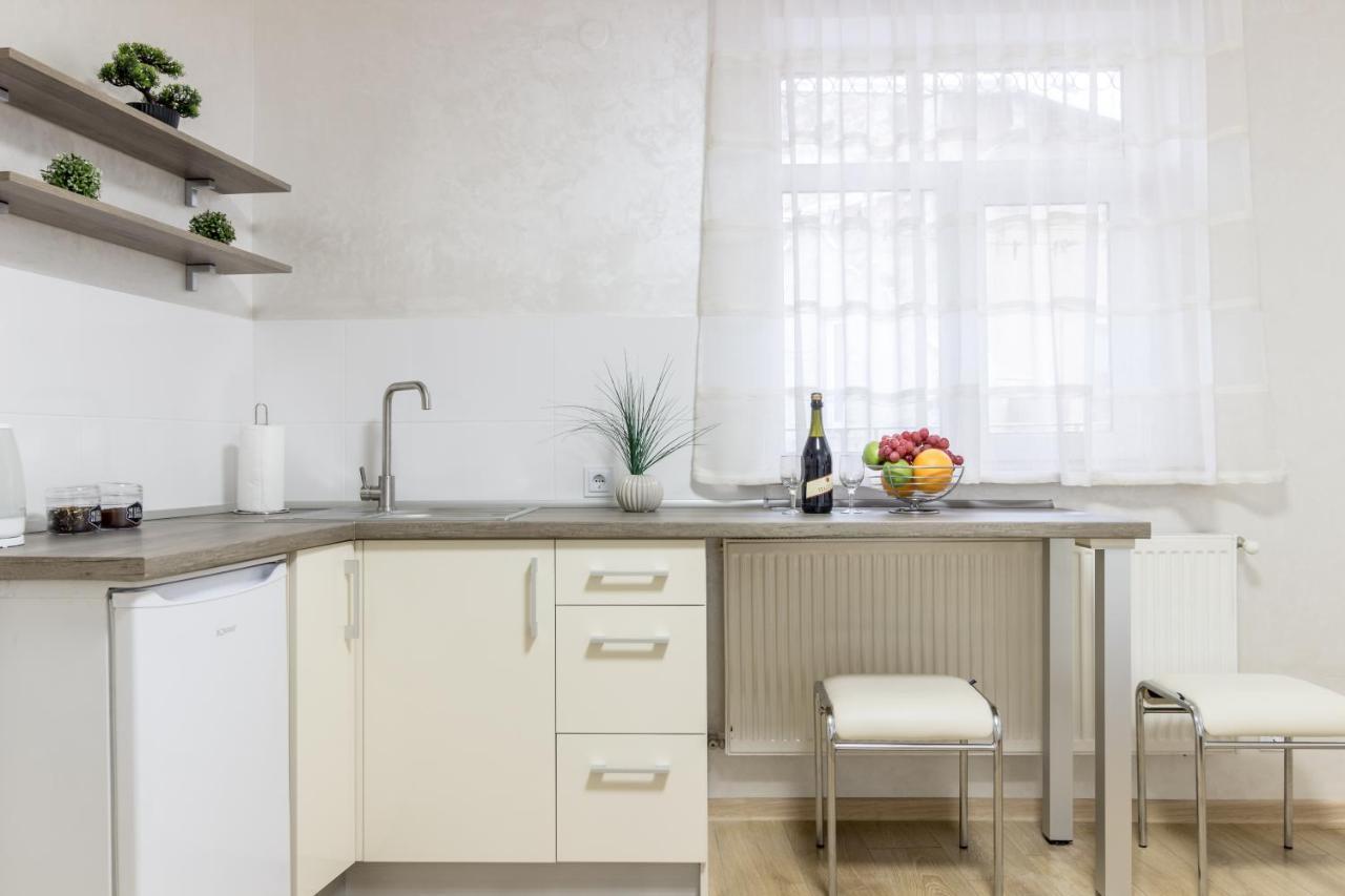 City Center Vip Studio Apartment Liov Exterior foto