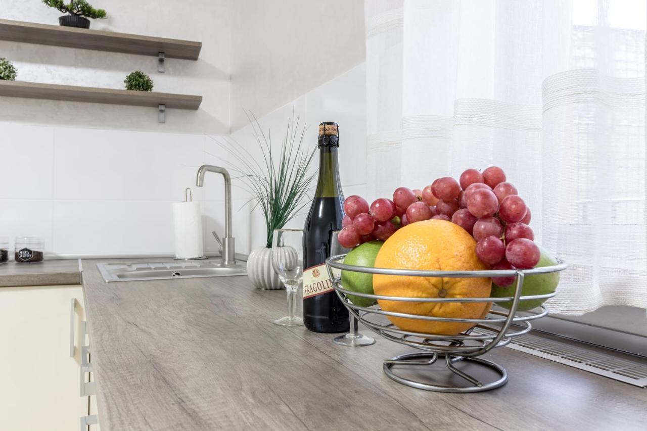 City Center Vip Studio Apartment Liov Exterior foto