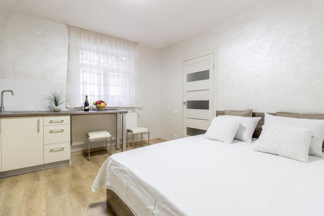 City Center Vip Studio Apartment Liov Exterior foto